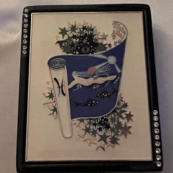 NEW Estée Lauder Pisces by Erte Lucidity Compact Translucent Pressed Powder‎ - Picture 1 of 3